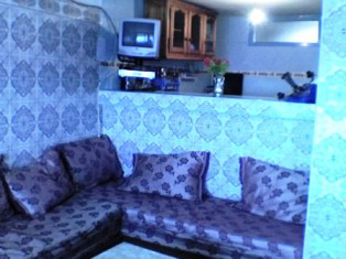 petit salon marocain: appartement pour deux